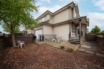 Living Room Photo of 19096 68a Avenue, Surrey, BC