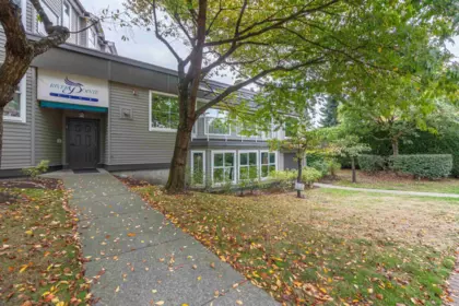 Swimming Pool Photo of 109 15120 108 Avenue, Surrey, BC