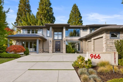966 Beaumont Drive, North Vancouver, BC, North vancouver — Single Family Residence for sale