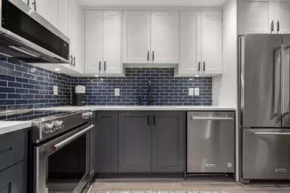 825 W 15th Avenue, Vancouver, BC, Vancouver — Apartment/Condo for sale