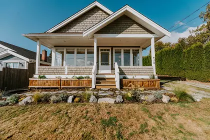 629 Martin Road, Gibsons, BC, Gibsons — Single Family Residence for sale