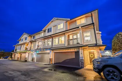 8 27234 30 Avenue, Langley, BC, Langley — Townhouse for sale