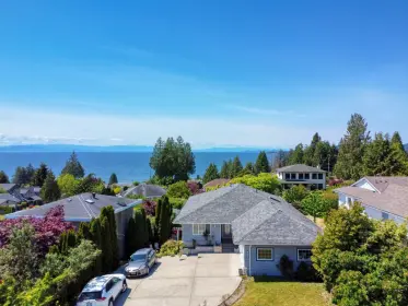 4835 Bluegrouse Drive, Sechelt, BC, Sechelt — Single Family Residence for sale