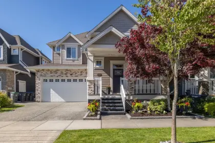 17371 1 Avenue, Surrey, BC, Surrey — Single Family Residence for sale