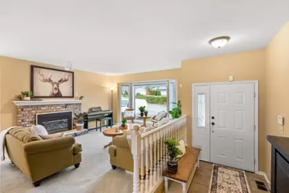 35882 Eaglecrest Drive, Abbotsford, BC, Abbotsford — Single Family Residence for sale