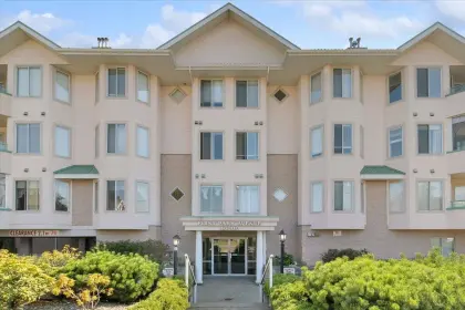 104 46000 First Avenue, Chilliwack, BC, Chilliwack — Apartment/Condo for sale