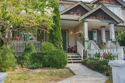 6682 184 Street, Surrey, BC, Surrey — Half Duplex for sale
