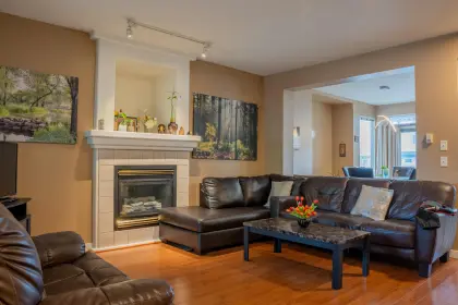 6682 184 Street, Surrey, BC, Surrey — Half Duplex for sale
