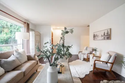 3831 Lamond Avenue, Richmond, BC, Richmond — Half Duplex for sale