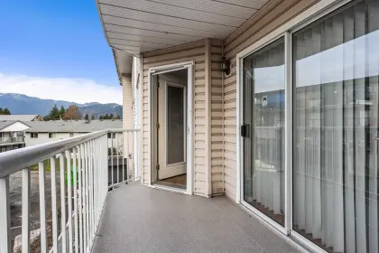 203 46351 Yale Road, Chilliwack, BC, Chilliwack — Apartment/Condo for sale