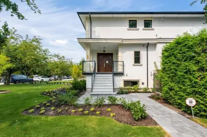 895 W 44th Avenue, Vancouver, BC, Vancouver — Half Duplex for sale