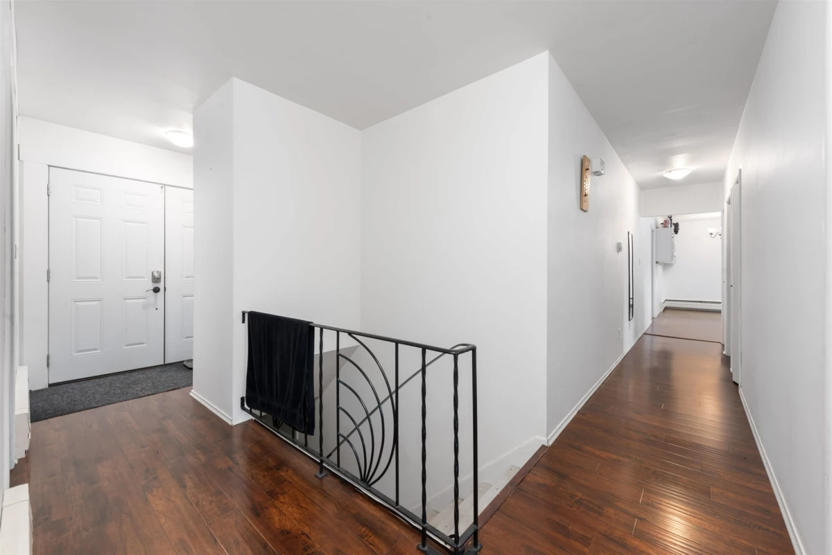 Breakfast Nook Photo of 38850 Buckley Avenue, Squamish, BC