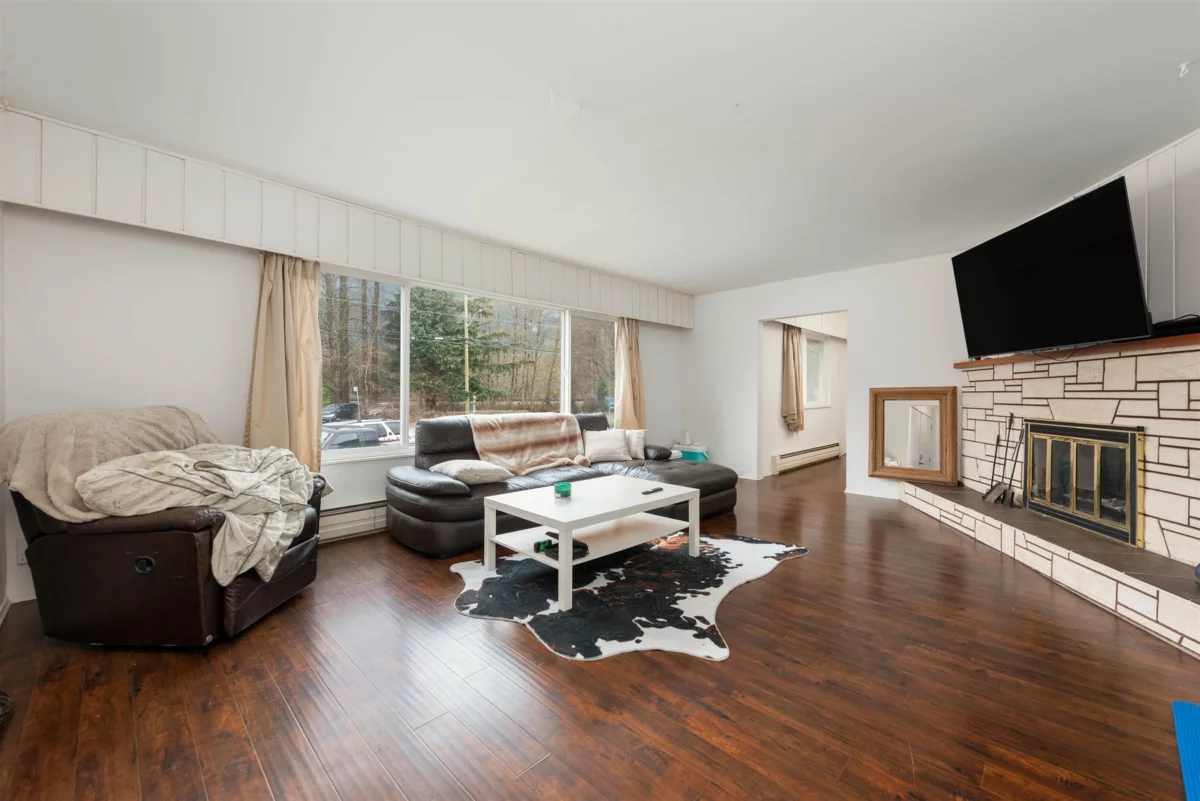 Dining Area Photo of 38850 Buckley Avenue, Squamish, BC