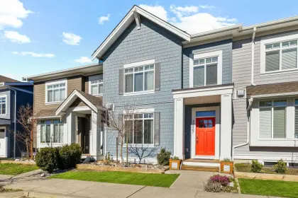 32567 Ross Drive, Mission, BC, Mission — Row House (Non-Strata) for sale