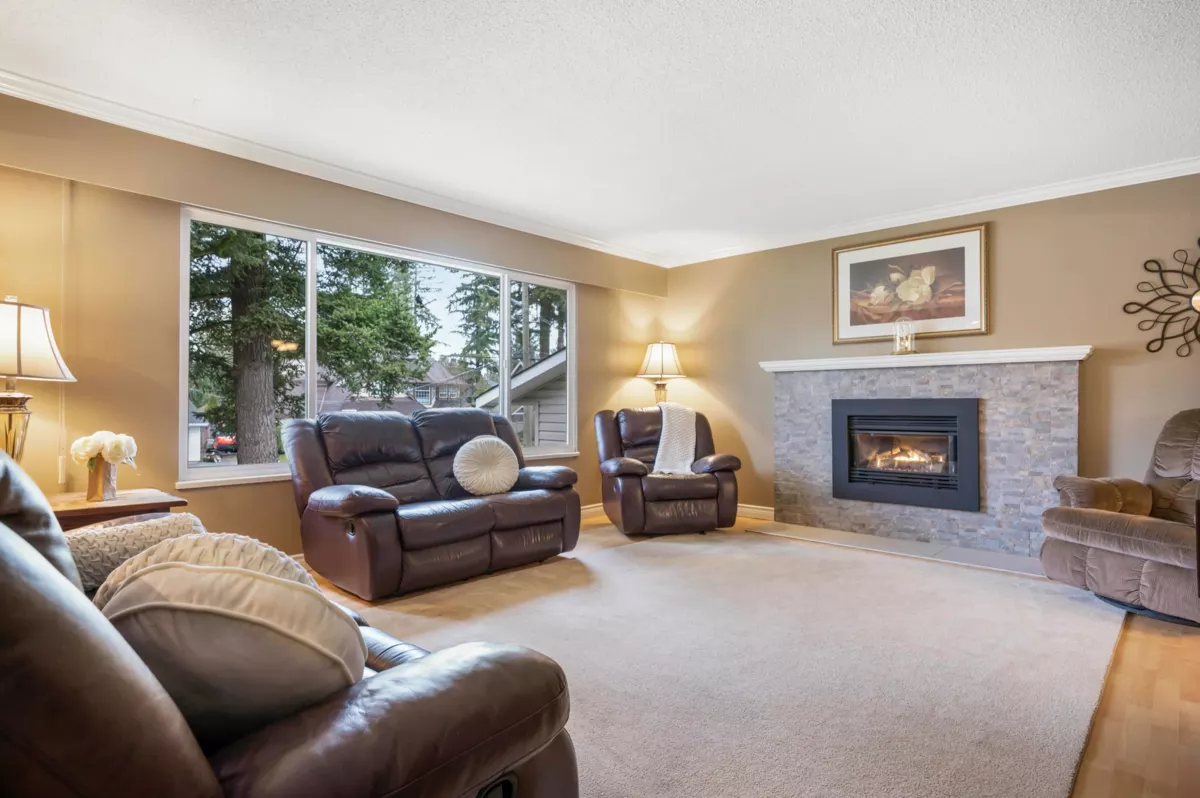Living Room Photo of 20304 43a Avenue, Langley, BC