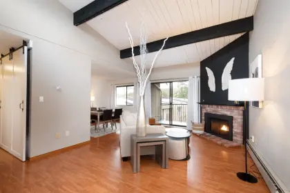 438 9101 Horne Street, Burnaby, BC, Burnaby — Apartment/Condo for sale