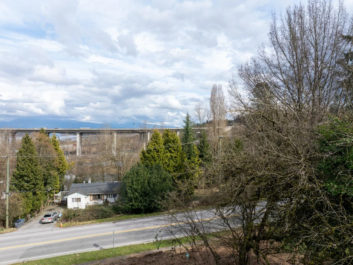 Dining Area Photo of 14707 St. Andrews Drive, Surrey, BC