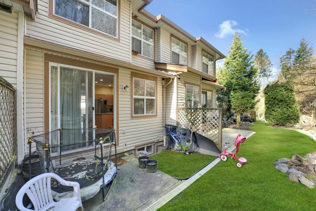 Front Yard Photo of 53 35287 Old Yale Road, Abbotsford, BC