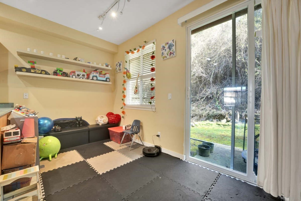 Laundry Room Photo of 53 35287 Old Yale Road, Abbotsford, BC