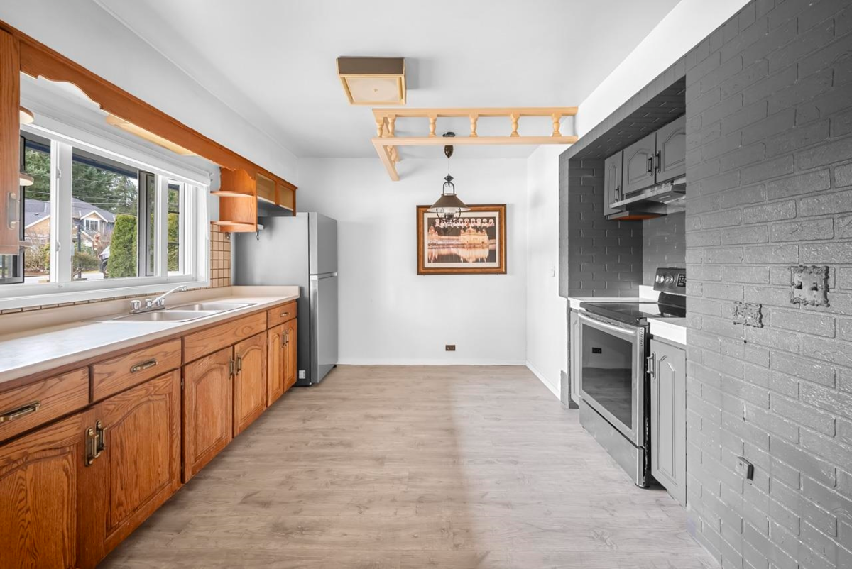 Kitchen Photo of 761 Cottonwood Avenue, Coquitlam, BC