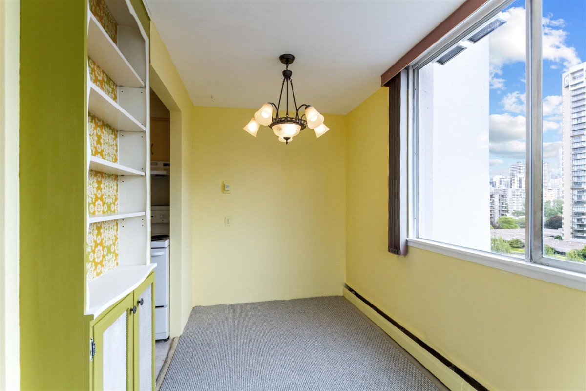 Dining Area Photo of 1202 1850 Comox Street, Vancouver, BC
