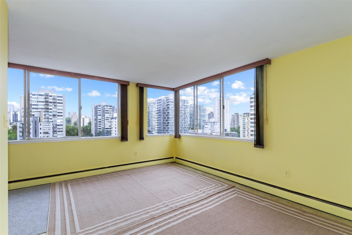 Living Room Photo of 1202 1850 Comox Street, Vancouver, BC