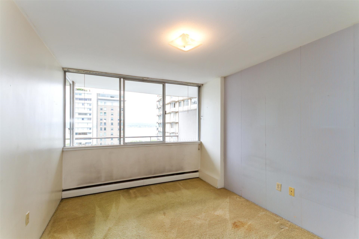 Primary Bathroom Photo of 1202 1850 Comox Street, Vancouver, BC