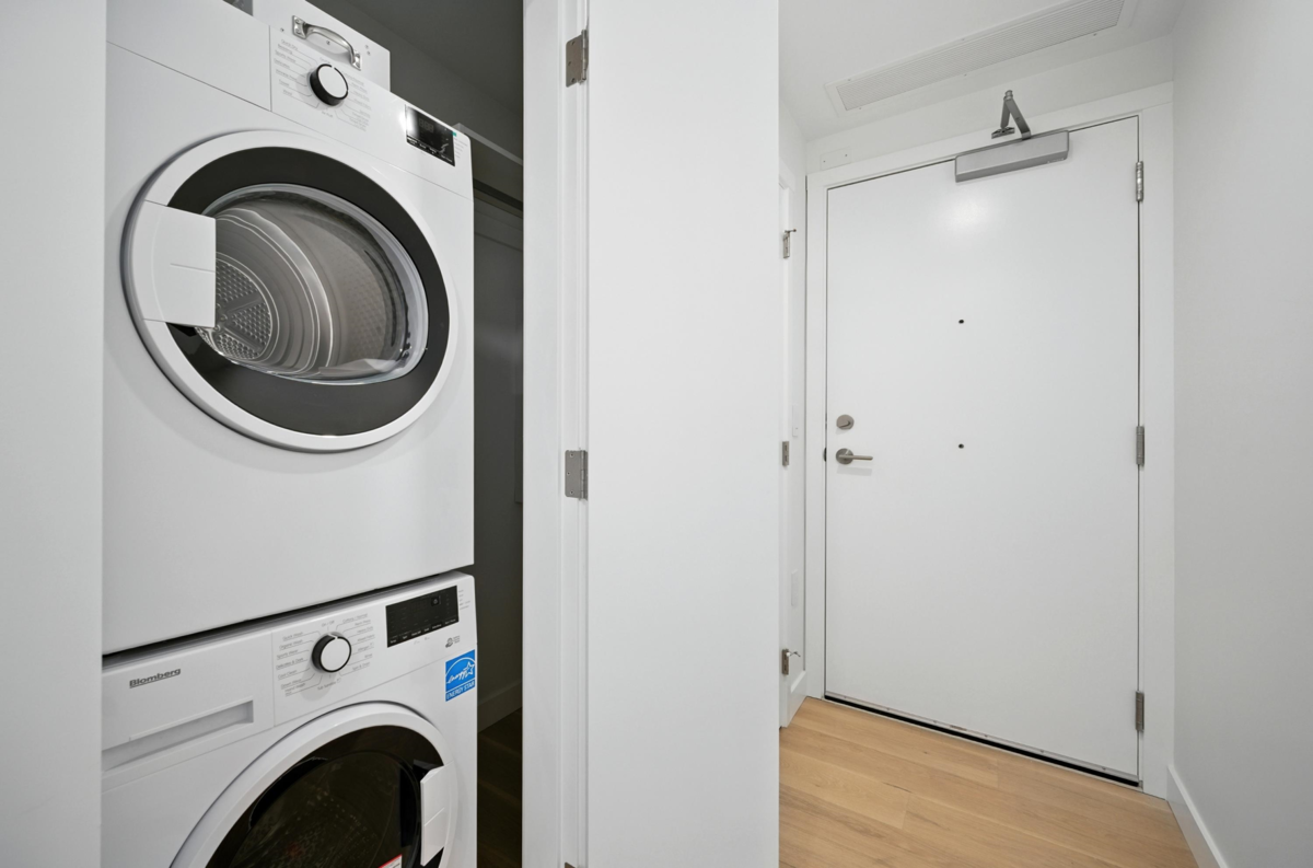 Entry Foyer Photo of 315 5212 Cambie Street, Vancouver, BC