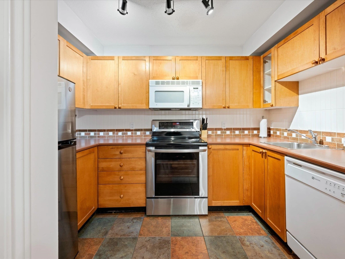 Kitchen Island Photo of 103 4388 Northlands Boulevard, Whistler, BC