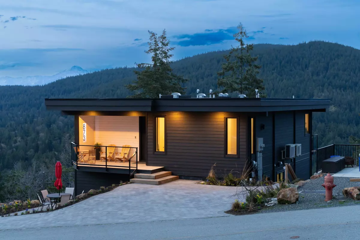 Exterior Front Photo of 873 Rivendell Drive, Bowen Island, BC