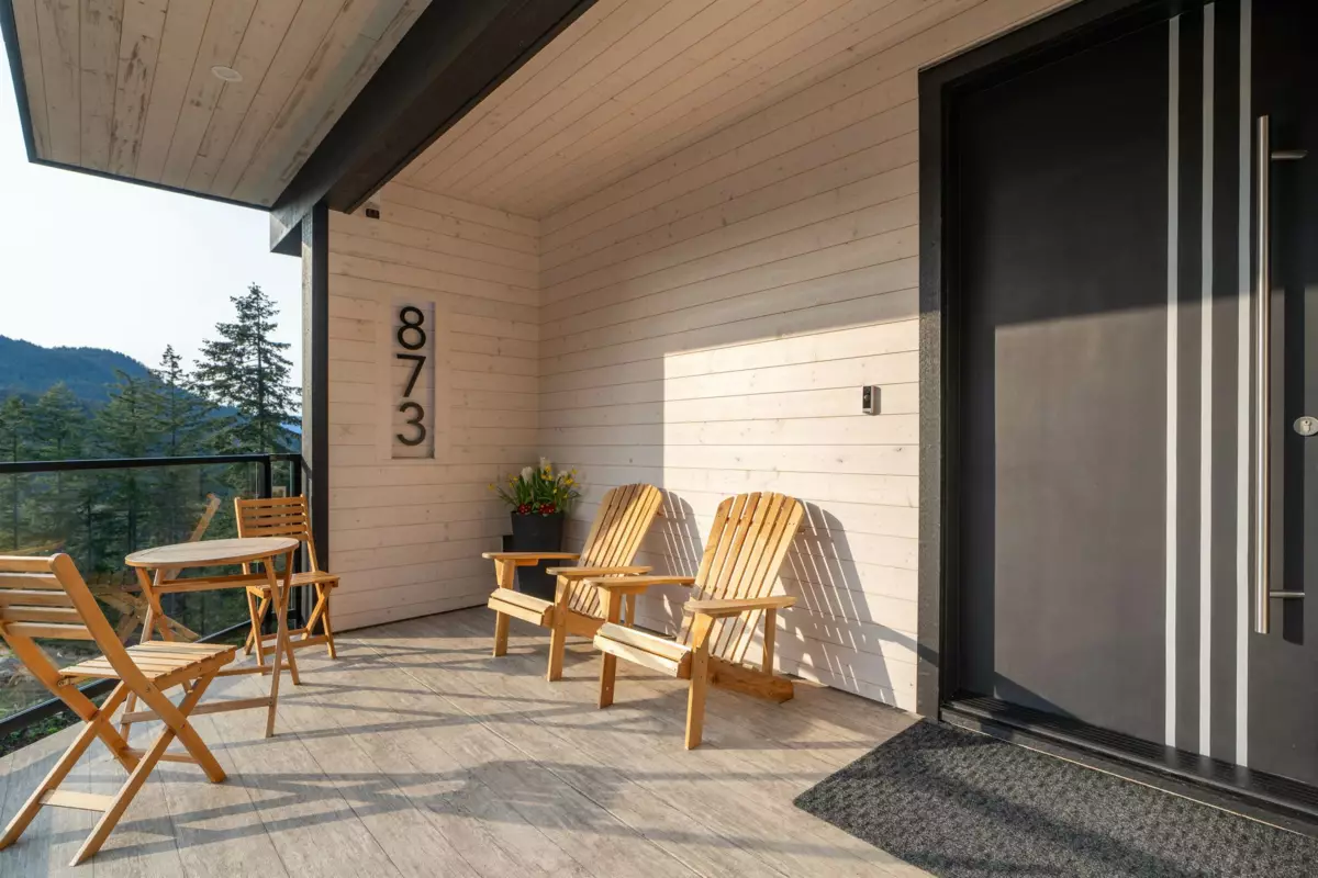 Family Room Photo of 873 Rivendell Drive, Bowen Island, BC