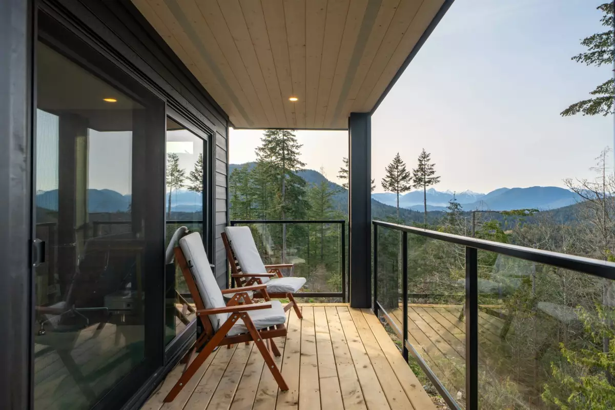 Garden / Landscaping Photo of 873 Rivendell Drive, Bowen Island, BC