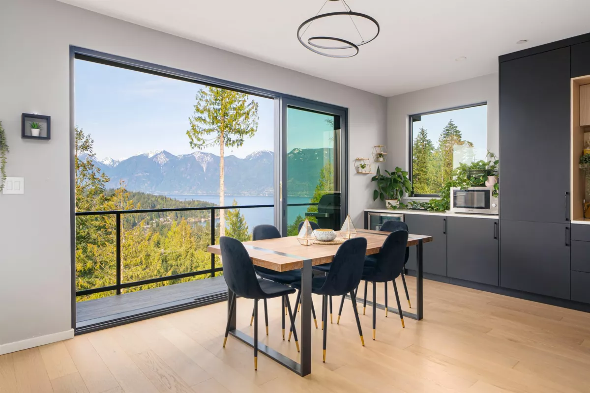 Walk-In Closet Photo of 873 Rivendell Drive, Bowen Island, BC