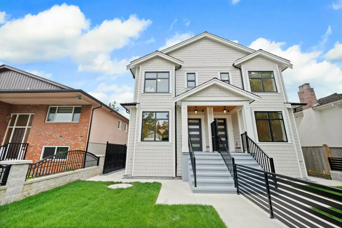 Exterior Front Photo of 3498 E 49th Avenue, Vancouver, BC