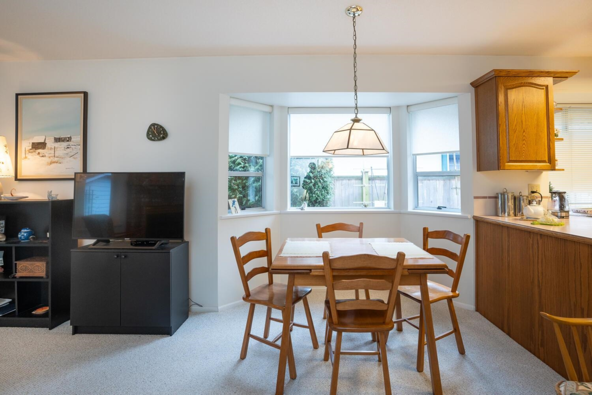 Breakfast Nook Photo of 1570 Enderby Avenue, Delta, BC
