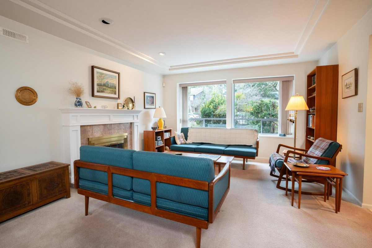 Dining Area Photo of 1570 Enderby Avenue, Delta, BC