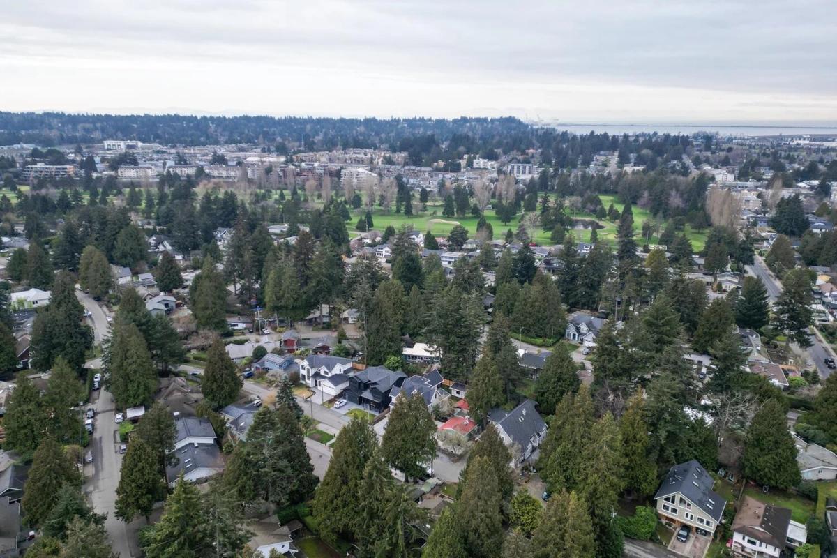 Outdoor Kitchen Photo of 1570 Enderby Avenue, Delta, BC