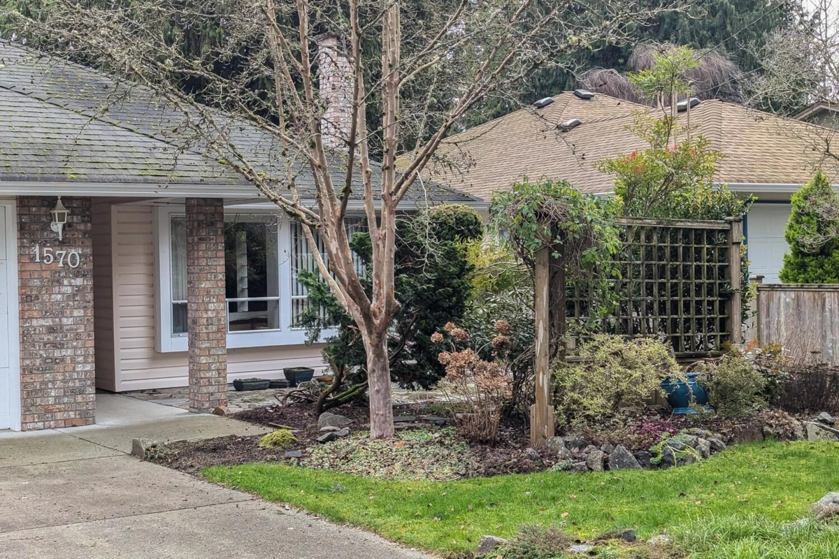 Staircase Photo of 1570 Enderby Avenue, Delta, BC
