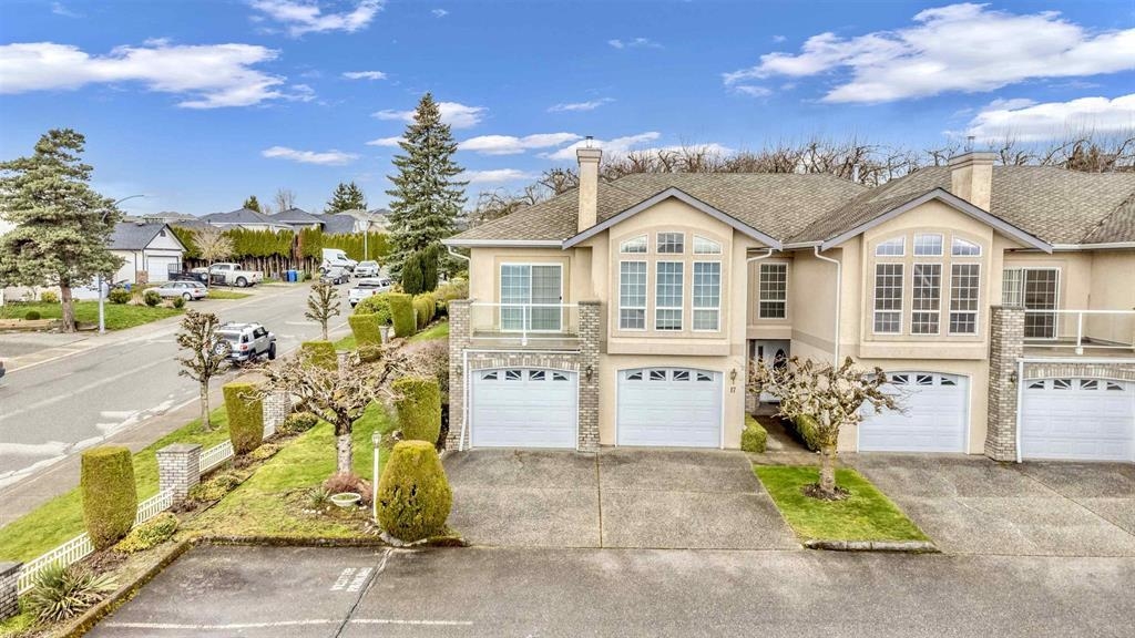 Backyard Photo of 17 31445 Upper Maclure Road, Abbotsford, BC