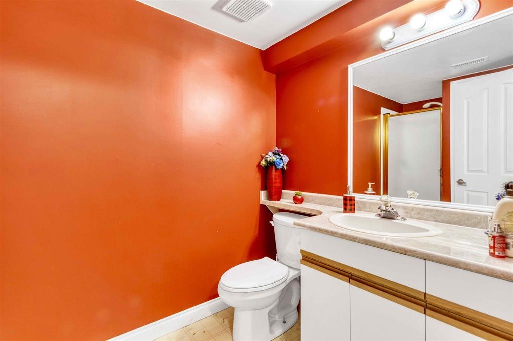 Outdoor Patio Photo of 17 31445 Upper Maclure Road, Abbotsford, BC