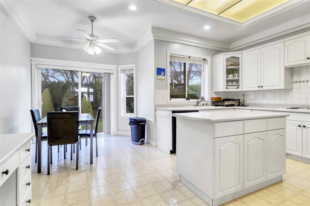 Walk-In Closet Photo of 17 31445 Upper Maclure Road, Abbotsford, BC