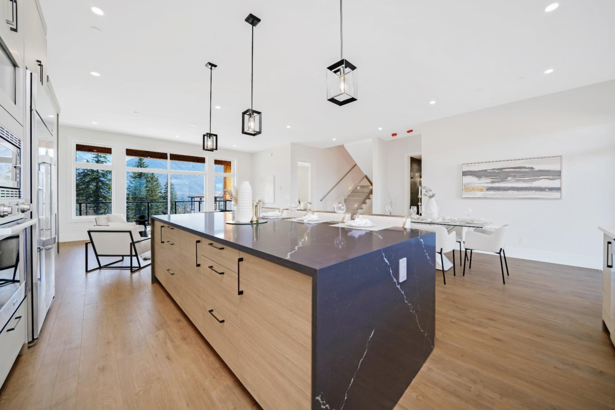 Dining Area Photo of 46137 Crestview Drive, Chilliwack, BC