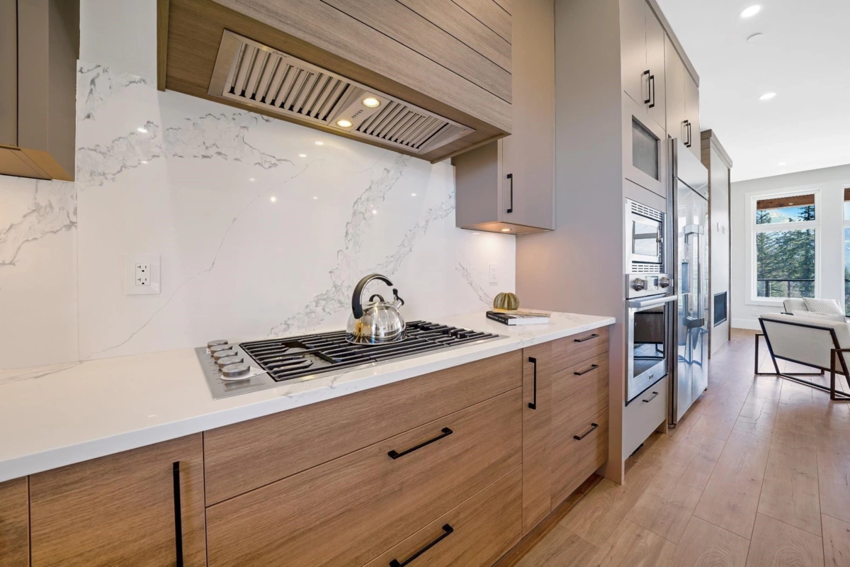Kitchen Island Photo of 46137 Crestview Drive, Chilliwack, BC