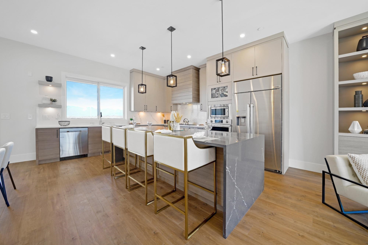 Living Room Photo of 46137 Crestview Drive, Chilliwack, BC