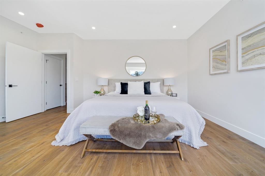 Walk-In Closet Photo of 46137 Crestview Drive, Chilliwack, BC