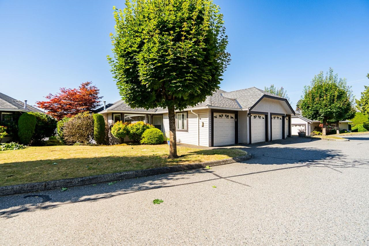 Family Room Photo of 165 3160 Townline Road, Abbotsford, BC
