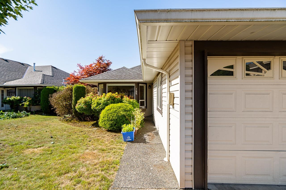 Kitchen Photo of 165 3160 Townline Road, Abbotsford, BC
