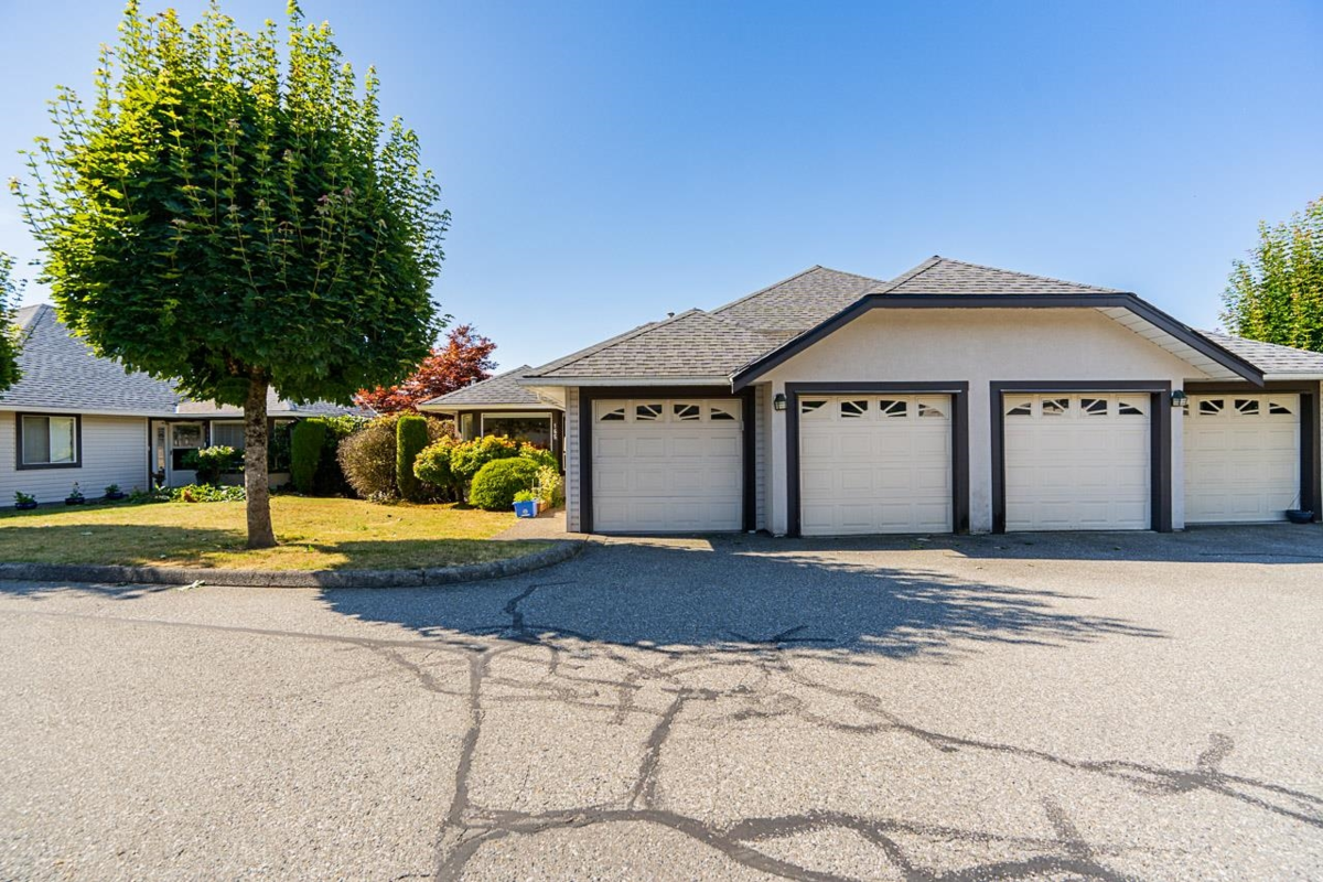 Living Room Photo of 165 3160 Townline Road, Abbotsford, BC