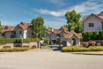 82 8716 Walnut Grove Drive, Langley, BC, Langley — Townhouse for sale