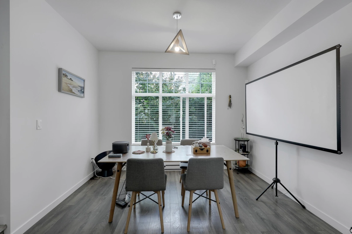 Dining Area Photo of 39 15268 28 Avenue, Surrey, BC